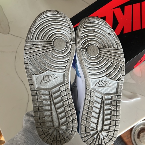 Air Jordan 1 Hyper Royal - Picture 9 of 9